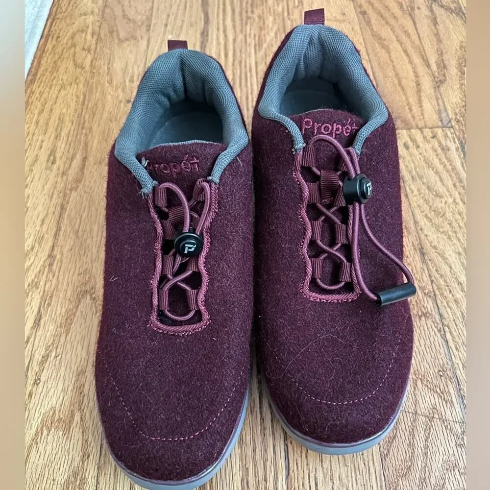 Propert Travel Fit Burgundy Sneakers Size 6.5